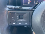 ■ステアリングスイッチ■ハンドル手元でオーディオの操作が簡単に出来ます。運転中でもナビまで手を伸ばさずに操作が出来て安心です。