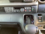 運転席、助手席にシートヒーターが付いてます。