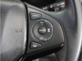 ◆アダプティブクルーズコントロール◆予め設定した車速内でクルマが自動的に加減速。前走車との適切な車間距離を維持しながら追従走行します。【LKAS】車線維持支援システムでステアリング操作を支援。
