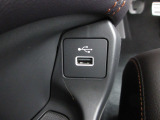 便利な充電用USBジャックも付いています☆周辺機器の充電にご利用頂けます☆