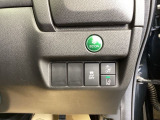 VSA(横滑り抑制)は滑りやすい路面・カーブを走っている時に起こりがちな横滑りをコンピューター制御で抑制し、運転にゆとりをもたらします。