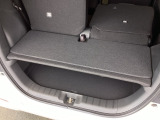 アイデア次第でいろいろな使い方ができる広くて使い勝手のいい荷室。