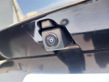 バックカメラが付いているので後方確認が非常にしやすいです。今や運転初心者も熟練者も必須装備!ついていて損はないですね♪
