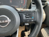 【プロパイロット】高速道でアクセル・ブレーキ・ハンドルをアシスト。運転の負担を軽減します。