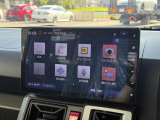 モニターは大型の9インチも物が装備されております!メーカーオプションのマルチビューカメラも搭載しております!駐車時も安心してお乗りいただけますね!!