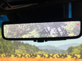 【デジタルインナーミラー】後席の大きな荷物や同乗者で後方が確認しづらい時でも安心!カメラが撮影した車両後方の映像をルームミラー内に表示。クリアな視界で状況の確認が可能です!