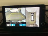 車両周囲を映す全周囲カメラが、駐車や切り返しをしっかりサポート。運転に自信がない方にも心強い装備です。