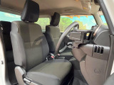 運転席シート廻りは使用感も少なく、良好な状態となっています。丁寧に使われていたことがよくわかりますね。