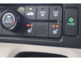 シートヒーター装備付き車!!座席に埋め込まれた電熱線によりシートを暖めることが出来る装備で、温められたシートは、寒い冬には最適です!!