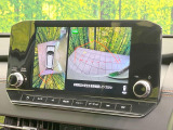 【マルチアラウンドモニター】専用のカメラにより、上から見下ろしたような視点で360度クルマの周囲を確認することができます☆死角部分も確認しやすく、狭い場所での切り返しや駐車もスムーズに行えます。