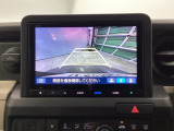バックモニター付きで、車庫入れやバック時の後方確認をサポート。