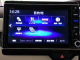 点検整備の待ち時間はカフェのようなおしゃれな空間でお待ちいただけます。フリードリンク制となっておりますので、お好きなものをお召し上がりください。