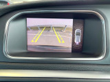 【パークアシスト・カメラ】駐車時に後方がリアルタイム映像で確認できます。大型商業施設や立体駐車場での駐車時や、夜間のバック時に大活躍!運転スキルに関わらず、今や必須となった装備のひとつです!