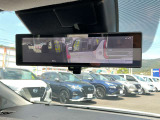 【インテリジェントルームミラー】切替レバーで後方を見やすく映像にできます。
