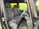 運転席シート廻りは使用感も少なく、良好な状態となっています。丁寧に使われていたことがよくわかりますね。