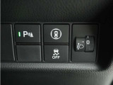 ◆パーキングセンサー◆車庫入れの時などに近くに障害物がある場合、障害物までの距離を音で知らせてくれます。