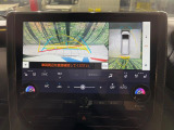 【パノラミックビューモニター】専用のカメラにより、上から見下ろしたような視点で360度クルマの周囲を確認することができます☆死角部分も確認しやすく、狭い場所での切り返しや駐車もスムーズに行えます。