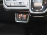 運転席、助手席シートヒーターがついています。