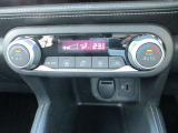 オートエアコンですので、車内を快適な空間に出来ます♪
