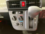 納車前にはプロのメカニックが、各部の点検を行います。ディーラーにしか出来ない品質、そしてサービスできっと満足していただけると思います!