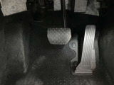 オルガン式アクセルペダルで、長距離も疲労を感じずにアクセル操作ができます。