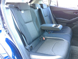 リアシートもゆったり快適に座っていただけますので、後部座席にお乗りの大切な方も楽しくドライブに参加していただけます。