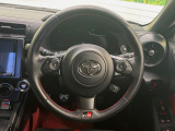 【純正革巻きステアリング】上質な革を使用することで、手にしっかり馴染みとても運転しやすいハンドルです♪