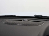 【harman/kardon】世界のオーディオファン垂涎のプレミアムサウンドシステムを搭載。原音に近い音場空間を忠実に再現。乗る人すべてに最良の音響体験を提供します。