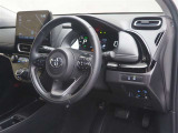 見通しのよいすっきりとした視界で、誰でも運転しやすいです。運転のしやすさは疲れにくさにも繋がります高いホールド性で運転姿勢が安定します。長距離ドライブでも疲れにくいのが魅力です。