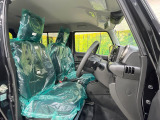 運転席シート廻りは使用感も少なく、良好な状態となっています。前オーナー様が丁寧に使っていたことがよくわかりますね。