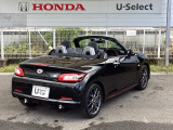 エンジン・ミッション等の主要機関から車内の快適装備、オイル等の消耗品に至るまで、国家整備士が点検整備を行います。