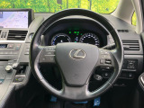 【純正革巻きステアリング】上質な革を使用することで、手にしっかり馴染みとても運転しやすいハンドルです♪
