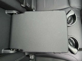 メルセデス・ベンツの定める厳しい基準をクリアしたお車のみをご案内させて頂きます。納車前整備はメーカー規定に基づき当店3Fの指定工場で入念に行なわれます。熟練のメカニックがお客様のお車を整備致します。