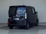 バックカメラが付いているのでバックでの車庫入れも安心です。