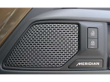 MERIDIANサウンドシステムは、澄みきった高音から深みのある低音まで、すべての音とリズムを鮮やかに再生します。