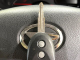 【キーレス】少し離れた場所からでもボタン一つでドアの開錠・施錠ができるのでとっても便利!ドアの鍵穴周りに傷をつけることもありません♪
