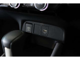 USB入力端子ついています!Apple CarPlayや、Android Autoに接続可能で、音楽再生やスマホのナビ機能が使用できます♪