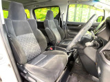 運転席シート廻りは使用感も少なく、良好な状態となっています。丁寧に使われていたことがよくわかりますね。