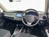 運転席まわりです。 各操作スイッチは使いやすい位置に配置されてます。