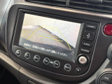 バックギアに入れるだけで自動でリヤカメラに切り替わります!車庫入れやバックが苦手な方にオススメ!