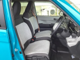 シートはフィット性も良く、楽な運転姿勢を保てます。
