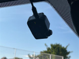 【ドライブレコーダー】映像・音声などの運転中の記録を残します。事故などを起こした起こされた時の証拠になりえますので、もしも時でも安心ですね。