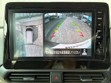 バック時に自車の真後ろの映像&上から見下ろした映像を映してくれますのでラクラク駐車が可能です(^_^)-☆