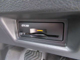 『ETC2.0』を装着しています♪♪ 有料道路での料金所の手間を省いて運転に集中できます♪♪ 車から離れる時はカードの抜き取りをお忘れなく♪♪