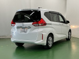 後席の窓には外から車内が見えにくくなるプライバシーガラスを採用。周りを気にせずリラックスして過ごせます