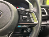 【全車速追従機能付クルーズコントロール】高速道路での長距離走行が楽に!!自動で速度を保つクルーズコントロールが、衝突軽減システムと連携し、前方の車両を感知して車間を保つように速度調節してくれます!!