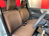 ドライバーのかたと助手席のかたが座るシートです。