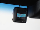 ◆ドライブレコーダー◆映像・音声などを記録する自動車用の装置です。 もしもの事故の際の記録はもちろん、旅行の際の思い出としてドライブの映像を楽しむことができます。