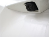 バックカメラが付いているので後方確認が非常にしやすいです。今や運転初心者も熟練者も必須装備!ついていて損はないですね♪