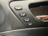 【運転席ポジションメモリー付パワーシート】ワンタッチで記憶させていたシートの前後・リクライニングはもちろんシートリフターも備えます☆快適なドライブをお楽しみ下さい♪